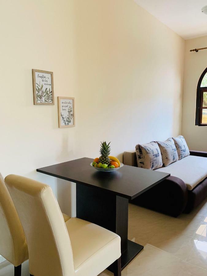 Apartmani Viktorija Vrana  Buitenkant foto