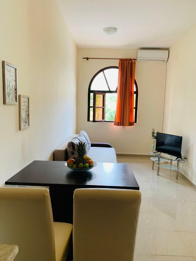 Apartmani Viktorija Vrana  Buitenkant foto